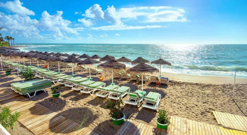 Minerva Holiday Benalmádena Exteriör bild